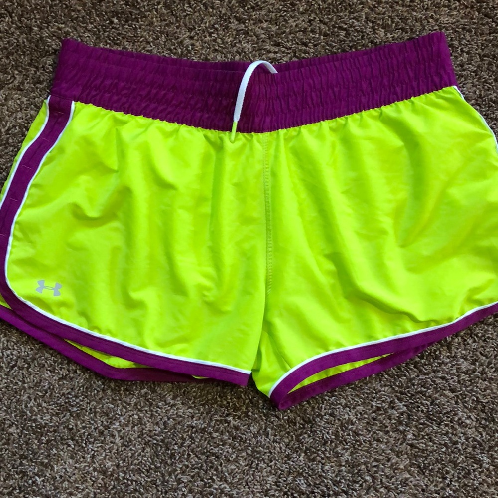 💥Sz L Under Armour Shorts